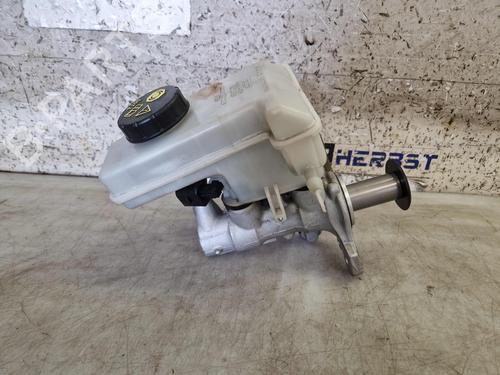 Brake master cylinder VW TOURAN (5T1) 2.0 TDI | BP26238135M77 