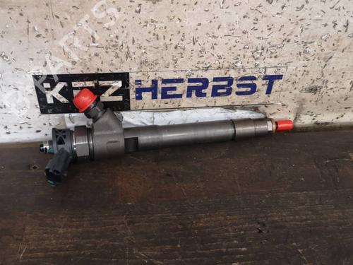 Used Injector MERCEDES-BENZ C-CLASS (W205) C 180 BlueTEC / d (205.036) (116 hp) 12878286