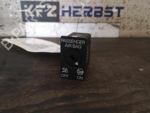 Used Switch VW TOURAN (5T1) 2.0 TDI (116 hp) 30197452