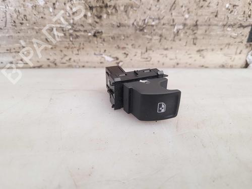 Mando elevalunas trasera derecho SEAT IBIZA V (KJ1, KJG) 1.0 TGI (90 hp) 23644893