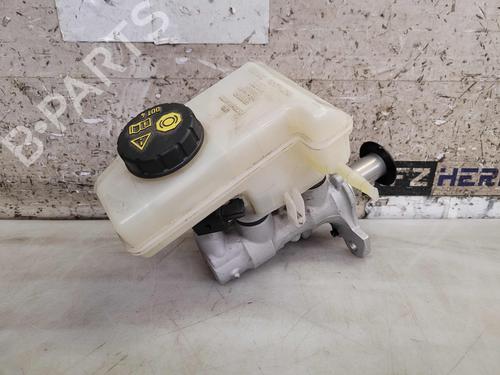 Used Brake master cylinder AUDI A3 Sportback (8VA, 8VF) 35 TFSI (150 hp) 23504754