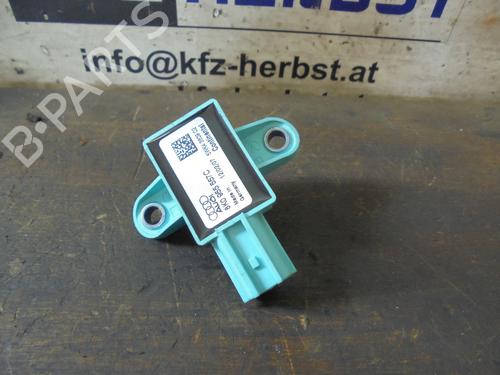Used Electronic sensor AUDI A4 B8 Avant (8K5) 2.0 TDI (120 hp) 19945157