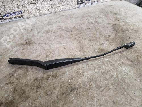 front-windshield-wiper-arm-skoda-octavia-iv-combi-nx5-pv5-2019-32338279 main image