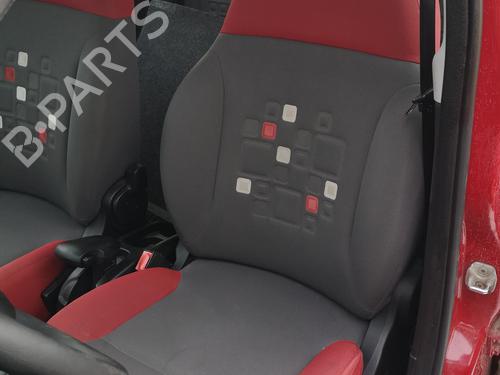 Sæde venstre fortil FIAT PANDA (312_, 319_) 1.2 (312PXA1A) (69 hp) 31640593