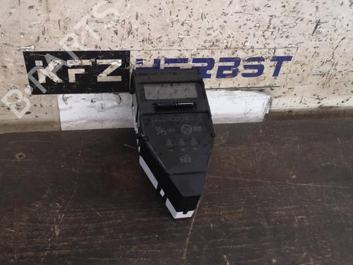Used Display monitor TOYOTA AURIS Estate (_E18_) 1.6 D4-D (WWE185_) (112 hp) 13064435