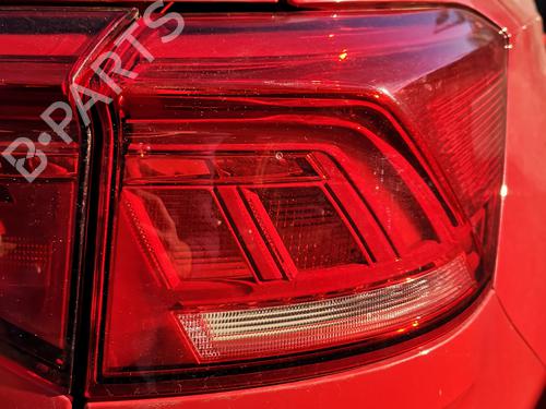 Used Right taillight VW T-ROC (A11, D11) 1.0 TSI (116 hp) 31017035