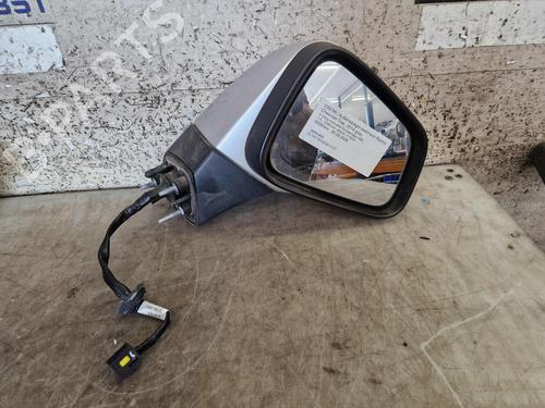 right-mirror-chevrolet-trax-2012-34645096 main image