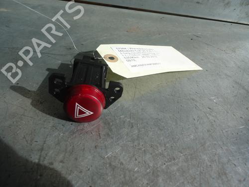 Bouton de warning MITSUBISHI COLT VI (Z3_A, Z2_A) 1.1 (Z31A, Z32A) (75 hp) 12882744