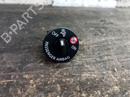 Schakelaar RENAULT SCÉNIC IV (J9_) 1.7 Blue dCi 120 (J9A7, J9A8) (120 hp) 31710740