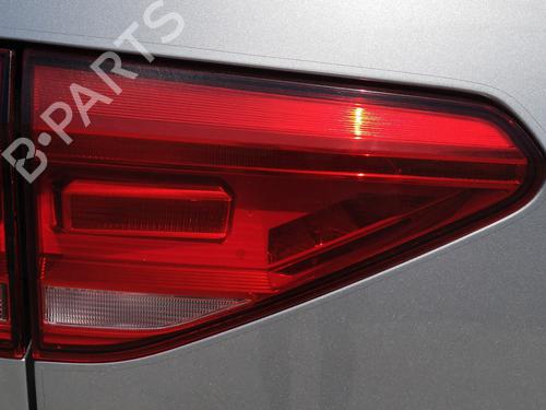 left-taillight-vw-touran-5t1-2015-38682909 main image