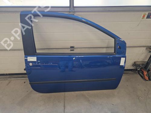 Used Right front door RENAULT TWINGO II (CN0_) 1.2 16V (CN0K, CN0V, CN0A) (76 hp) 30315547