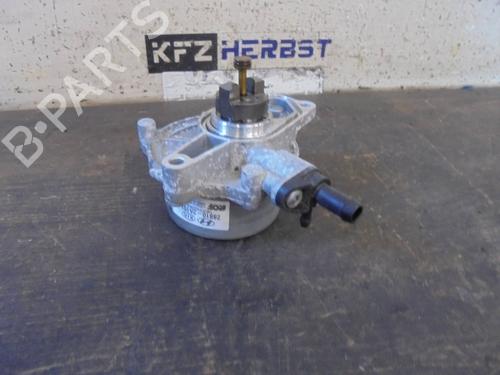 Used Vacuum pump KIA CEE'D Sportswagon (JD) 1.4 CRDi 90 (90 hp) 12889918