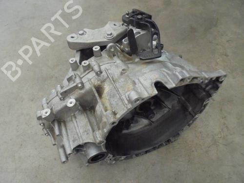 Used Gearbox VOLVO V40 Hatchback (525) D2 (120 hp) 12871533