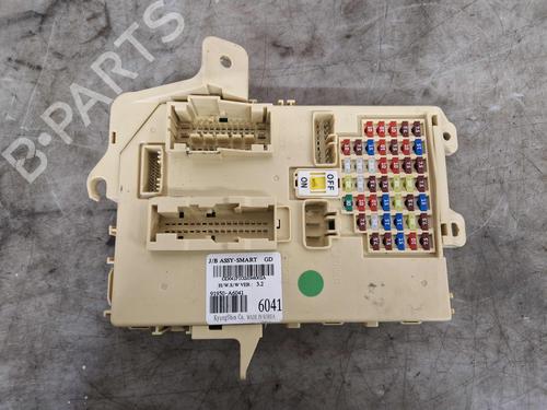 Sikringsdose HYUNDAI i30 Estate (GD) 1.4 (99 hp) 32134106