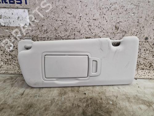 Used Left sun visor DACIA SANDERO III 1.0 TCe 110 (110 hp) 31640421
