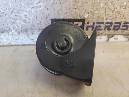 Used Horn VOLVO V60 I Cross Country (157) D4 (190 hp) 24579327