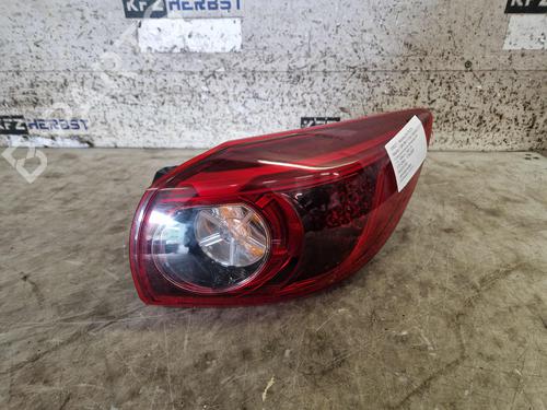 Farolim direito Farolim direito MAZDA 3 (BM, BN) 1.5 (100 hp) 34235357 34235357