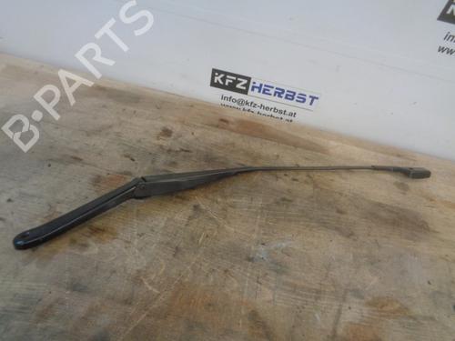 Used Front windshield wiper arm FORD KUGA I 2.0 TDCi (136 hp) 13066711