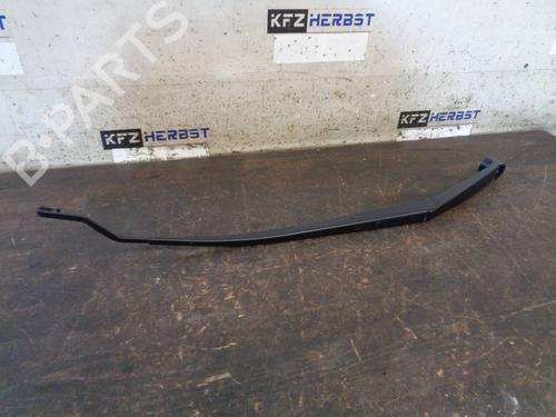 Used Front windshield wiper arm HYUNDAI TUCSON (TL, TLE) 2.0 CRDi (136 hp) 13069249