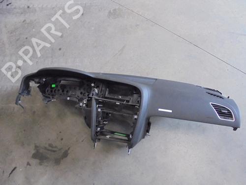 Instrumentbord AUDI A5 (8T3) 3.2 FSI quattro (265 hp) 13440753