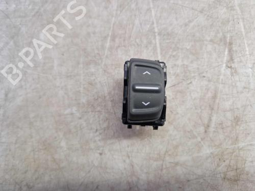 Used Right front window switch DACIA SANDERO II TCe 90 (B8M1, B8MA, B8AC) (90 hp) 27240419