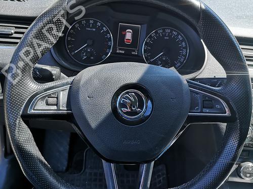 Used Steering wheel Steering wheel SKODA OCTAVIA III Combi (5E5, 5E6) 1.6 TDI (105 hp) 33819378 33819378