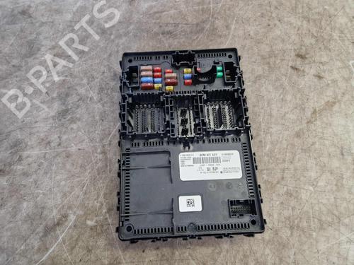 Used Fuse box Fuse box FORD PUMA (J2K, CF7) 1.0 EcoBoost (125 hp) 34721577 34721577