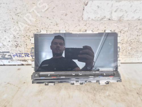 display-vw-golf-viii-cd1-da1-2019-39737929 main image
