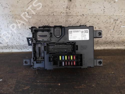 Used Control unit OPEL CORSA D (S07) 1.2 (L08, L68) (86 hp) 13438051