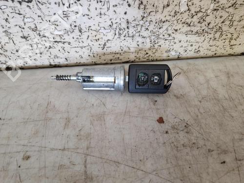 ignition-barrel-opel-meriva-a-mpv-x03-2003-2004-2005-2006-2007-2008-2009-2010-32046904 main image