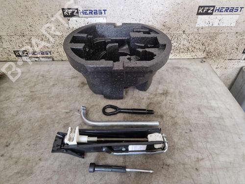 Used Jack Kit SKODA FABIA III (NJ3) 1.0 TSI (95 hp) 31879956