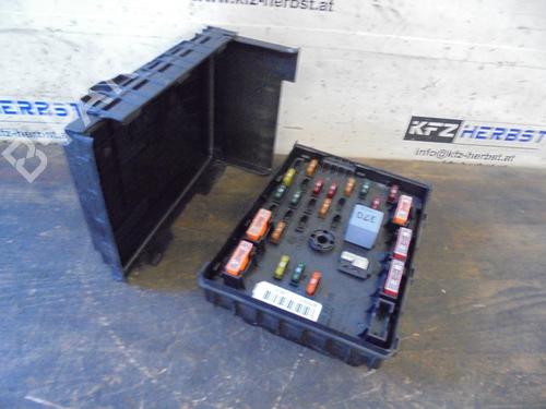 Used Fuse box VW PASSAT B7 Variant (365) 2.0 TDI (136 hp) 19928115
