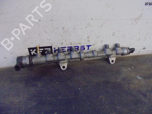 Used Injection rail FIAT GRANDE PUNTO (199_) 1.3 D Multijet (75 hp) 13067390