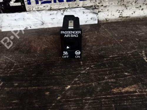 switch-vw-polo-vi-aw1-bz1-ae1-2017-32117266 main image