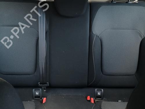 rear-seat-renault-megane-iv-hatchback-b9amn_-2015-32264877 main image