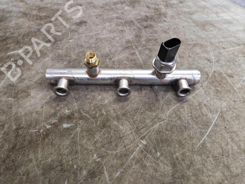 Used Injection rail Injection rail AUDI A6 C7 Avant (4G5, 4GD) 2.8 FSI quattro (204 hp) 33324092 33324092