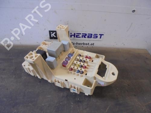 Used Fuse box TOYOTA YARIS (_P1_) 1.0 (SCP10_, SCP10R) (68 hp) 12885029