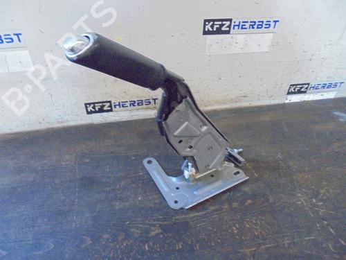 Parkbremsarm/handtak RENAULT FLUENCE (L3_) 1.6 16V (L301, L30P, L30R) (111 hp) 13062988
