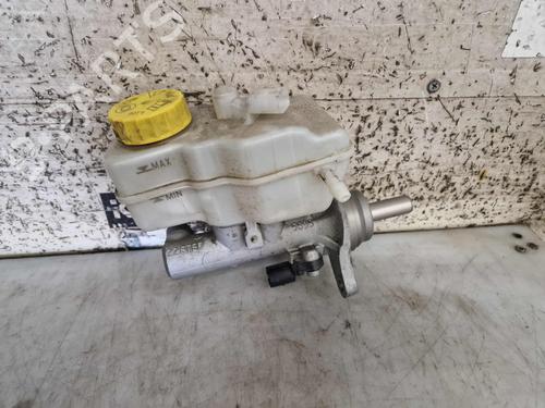 brake-master-cylinder-skoda-fabia-iii-nj3-2014-2015-2016-2017-2018-2019-2020-2021-31879959 main image