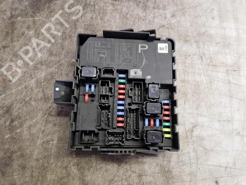 Sikringsdåse NISSAN NAVARA NP300 (D40) 2.5 dCi (144 hp) 31640573