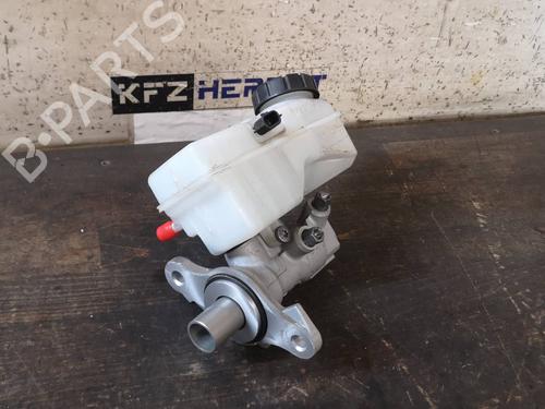 Used Brake master cylinder RENAULT CAPTUR I (J5_, H5_) 0.9 TCe 90 (90 hp) 12874429