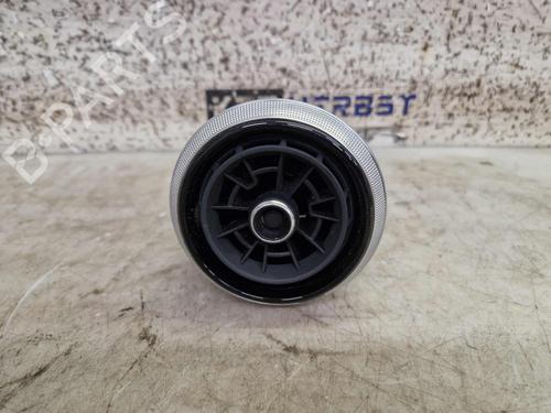 Used Air vent AUDI A3 Sportback (8VA, 8VF) 30 TDI (115 hp) 30270062