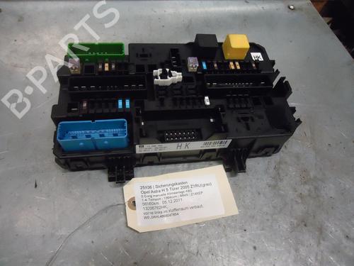 Sikringsdåse OPEL ASTRA H (A04) 1.4 (L48) (90 hp) 13444572