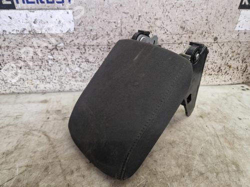 Used Armrest / Center console Armrest / Center console VW T-ROC (A11, D11) 1.0 TSI (116 hp) 33736883 33736883