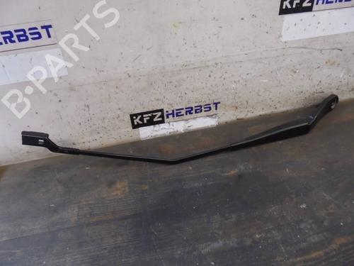 Used Front windshield wiper arm VOLVO V40 Hatchback (525) D3 (150 hp) 13068881