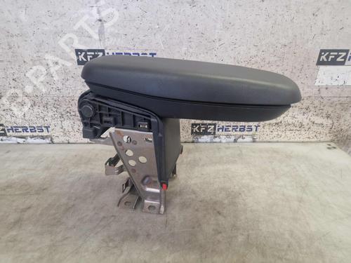 Used Armrest / Center console TOYOTA YARIS (_P21_, _PA1_, _PH1_) 1.5 Hybrid (MXPH10, MXPH11) (116 hp) 29627400