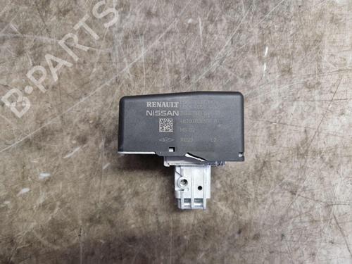 Used Control unit DACIA SANDERO III 1.0 TCe 110 (110 hp) 31640437