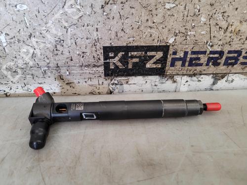 Used Injector MERCEDES-BENZ C-CLASS (W205) C 220 BlueTEC / d (205.002, 205.004) (170 hp) 24923875