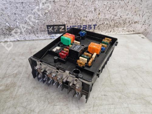 Used Fuse box VW GOLF VI (5K1) 1.6 TDI (90 hp) 25775902