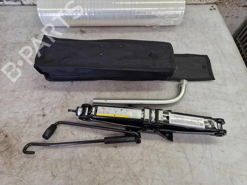 Used Jack Kit VW TOURAN (5T1) 2.0 TDI (116 hp) 30408647